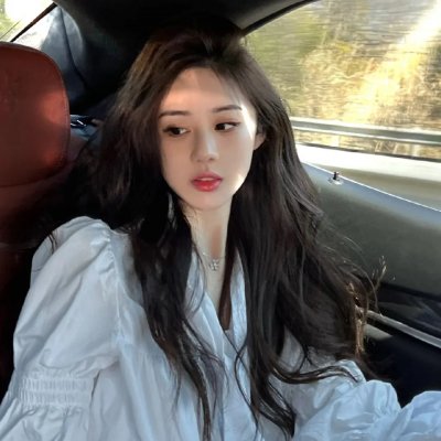 彩凤云裳海报